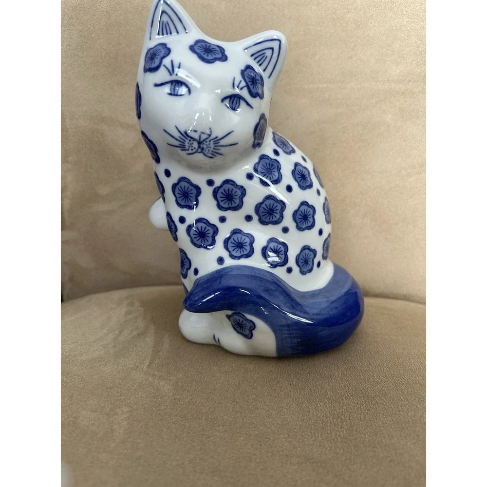Seymour Mann Blue & White‎ Floral Cat Figurine Fine Porcelain 8